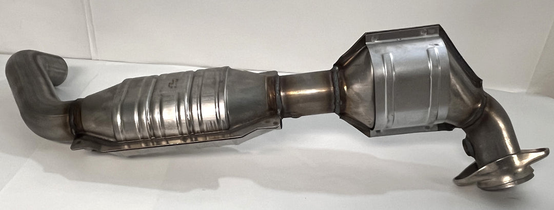 MagnaFlow 49705 Direct Fit Catalytic Converter