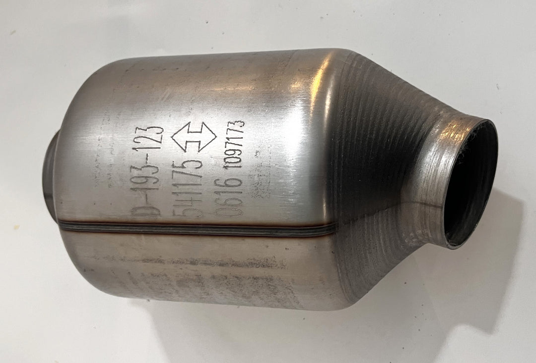 MagnaFlow 541175 Universal Catalytic Converter