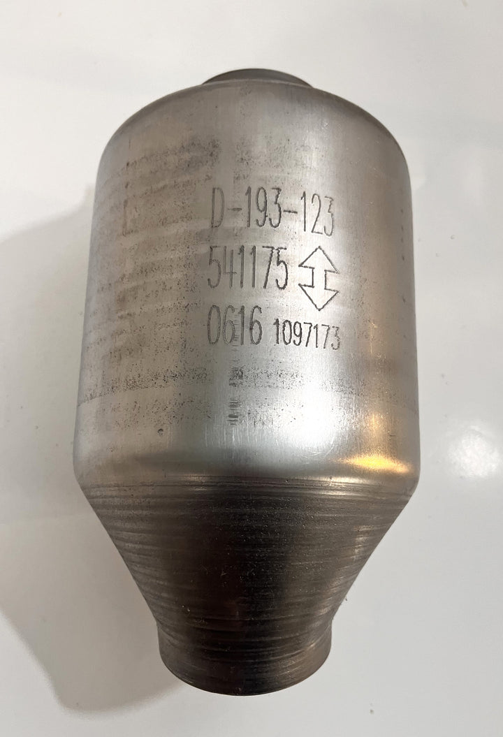 MagnaFlow 541175 Universal Catalytic Converter