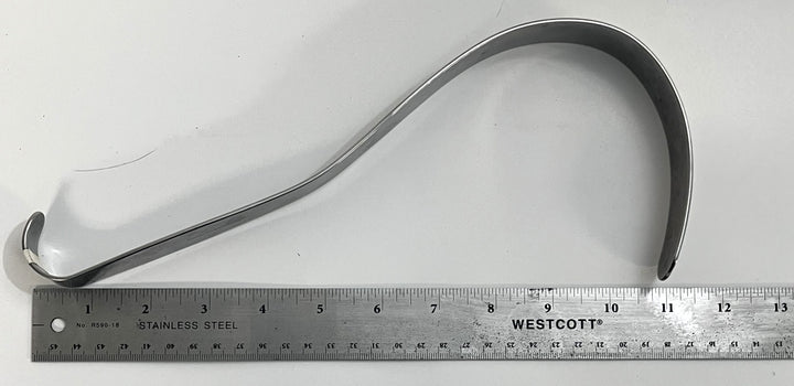 Pre-owned stainless steel Deaver retractor, durable and ergonomic, designed for precise surgical retraction.