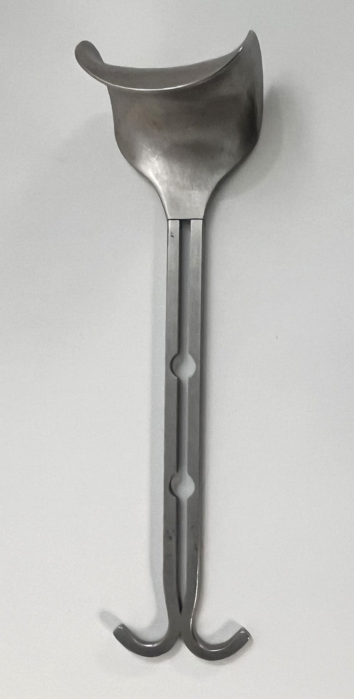 Pre-owned V. Mueller Balfour Retractor 3" Center Blade, durable stainless steel for surgical retraction.