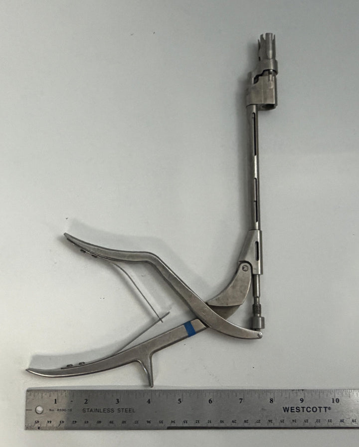 DePuy Synthes Expedium 5.5 spinal rod approximator in stainless steel with articulated jaws and shaft pre owned orthopedic surgical instrument