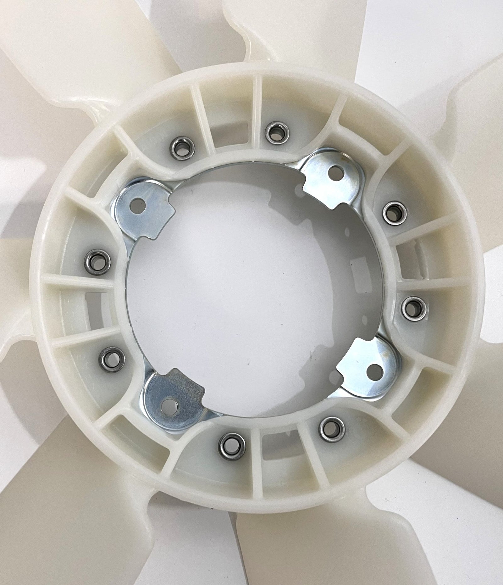 AISIN FNT-016 Engine Cooling Fan Blade, durable and high-performance for optimal engine cooling.