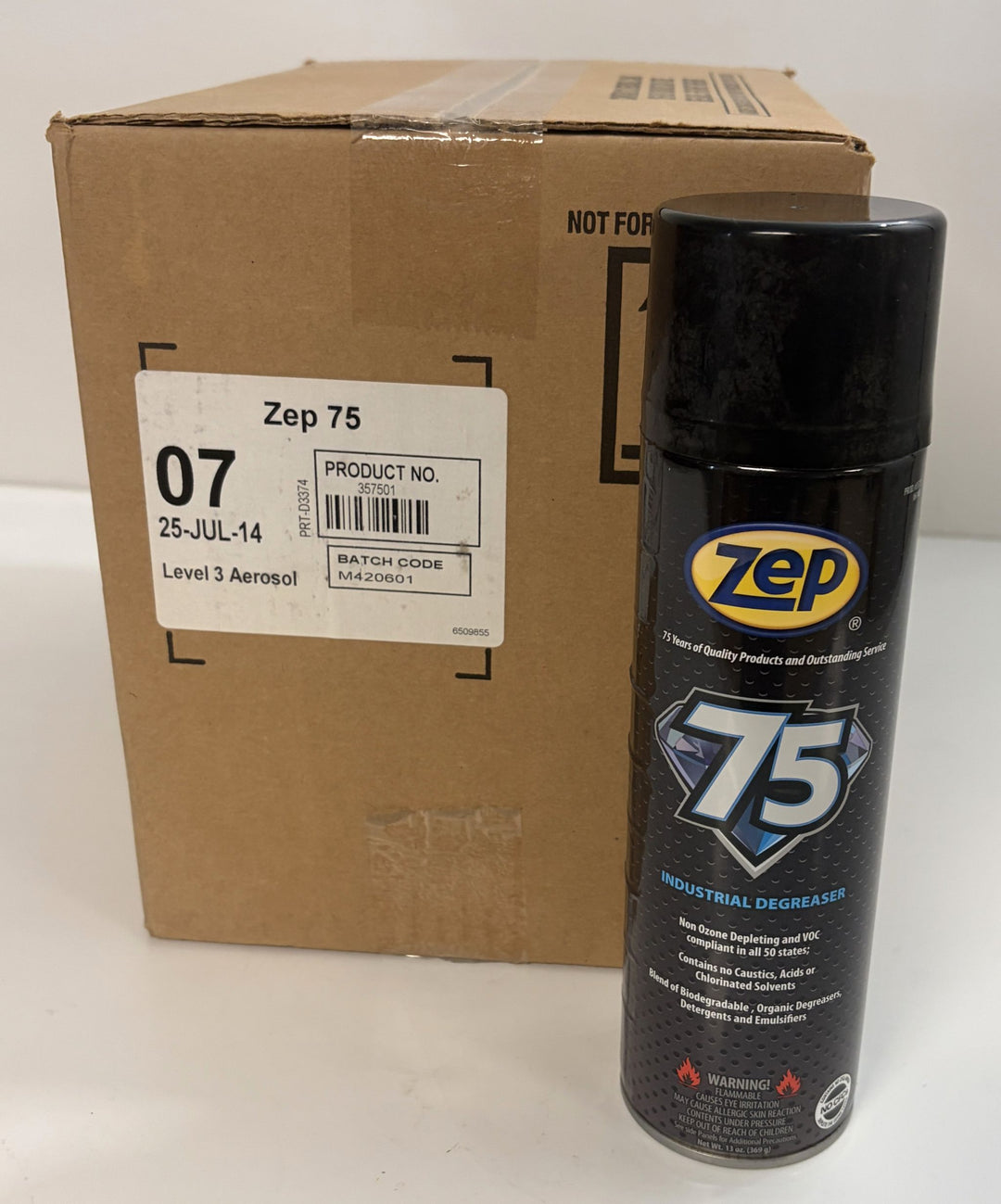 Zep 75 heavy duty industrial solvent degreaser aerosol can beside a labeled cardboard case for Business and Industrial cleaning use