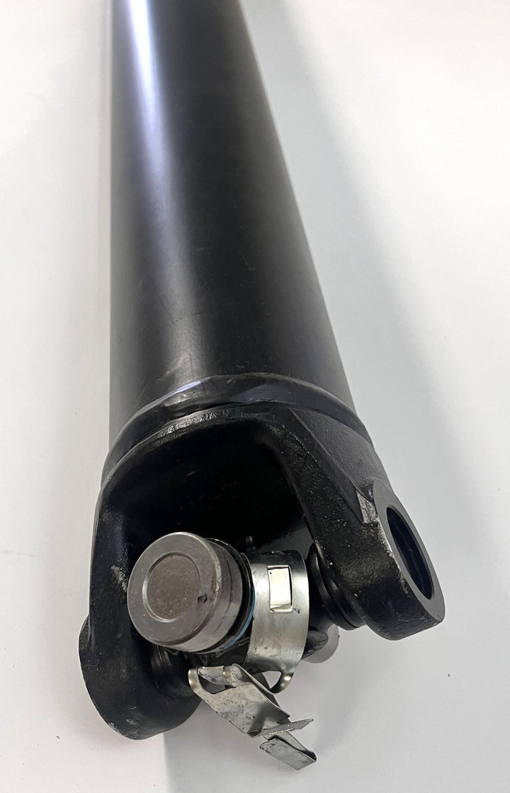 Rear Drive Shaft RRP-016-00115: High-quality replacement part designed for durability and optimal performance in vehicle drivetrains.