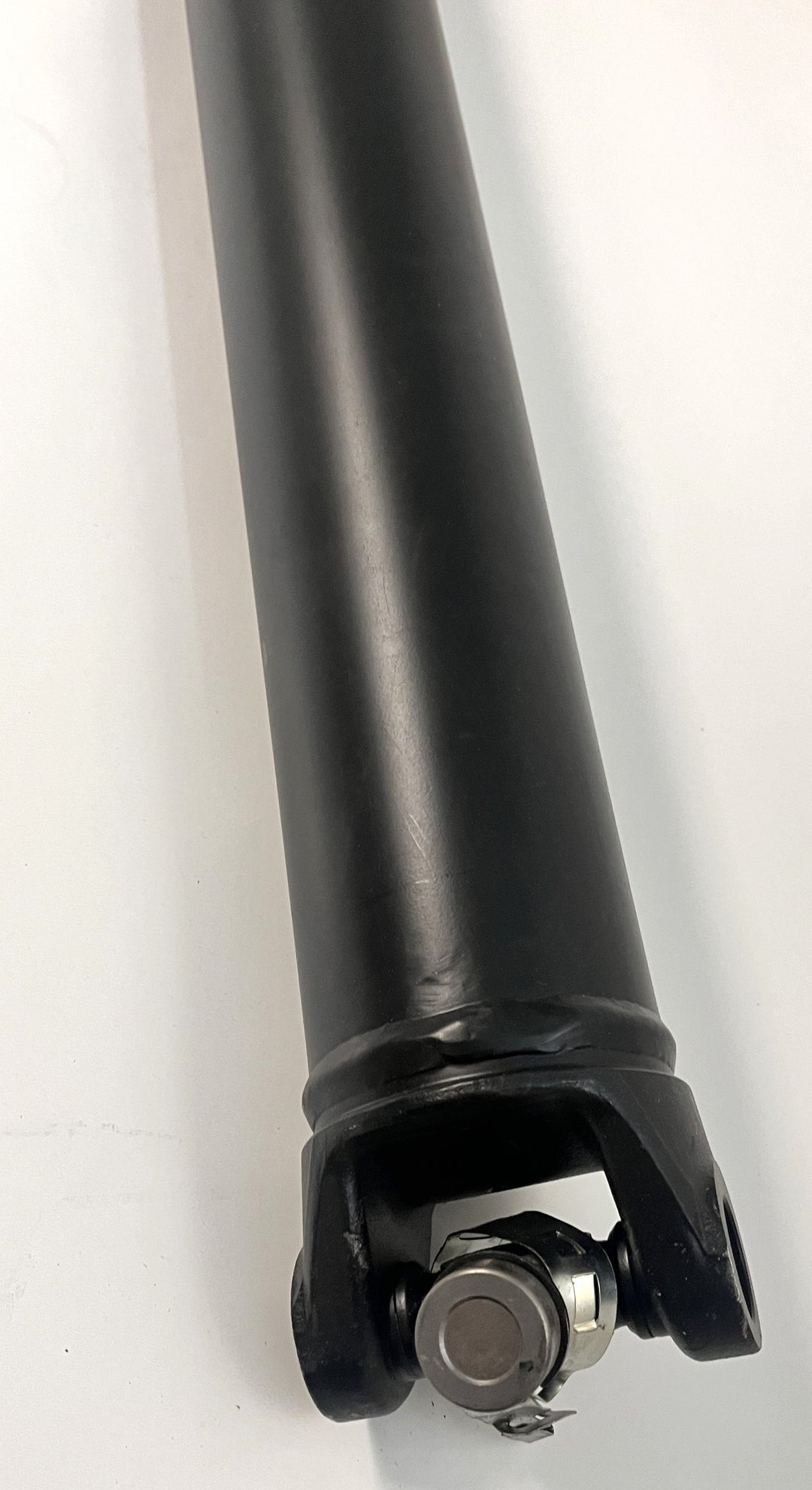 Rear Drive Shaft RRP-016-00115: High-quality replacement part designed for durability and optimal performance in vehicle drivetrains.