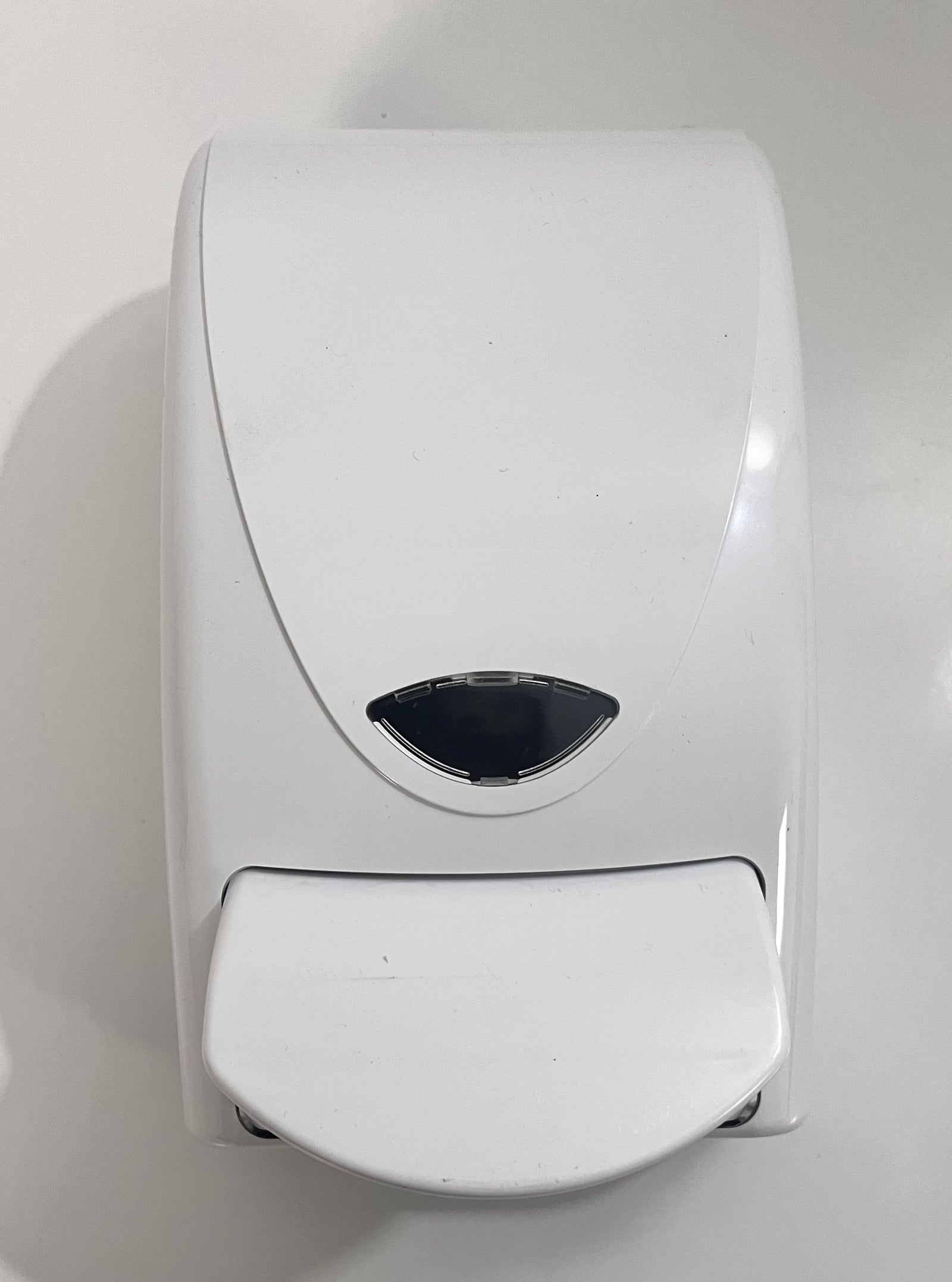 Deb White Curve 1 Liter Soap Dispenser (Lot of 6)