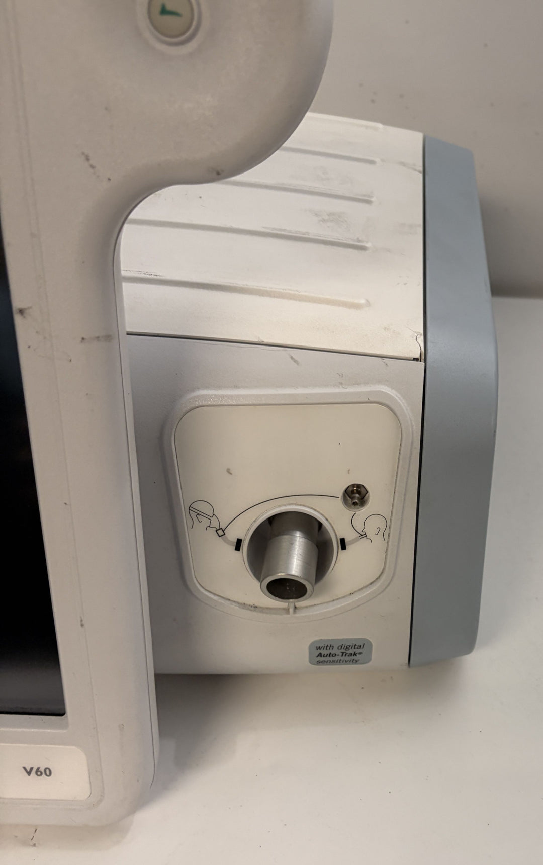 Philips Respironics V60 Ventilator Medical Unit - Powers On / Blower Works