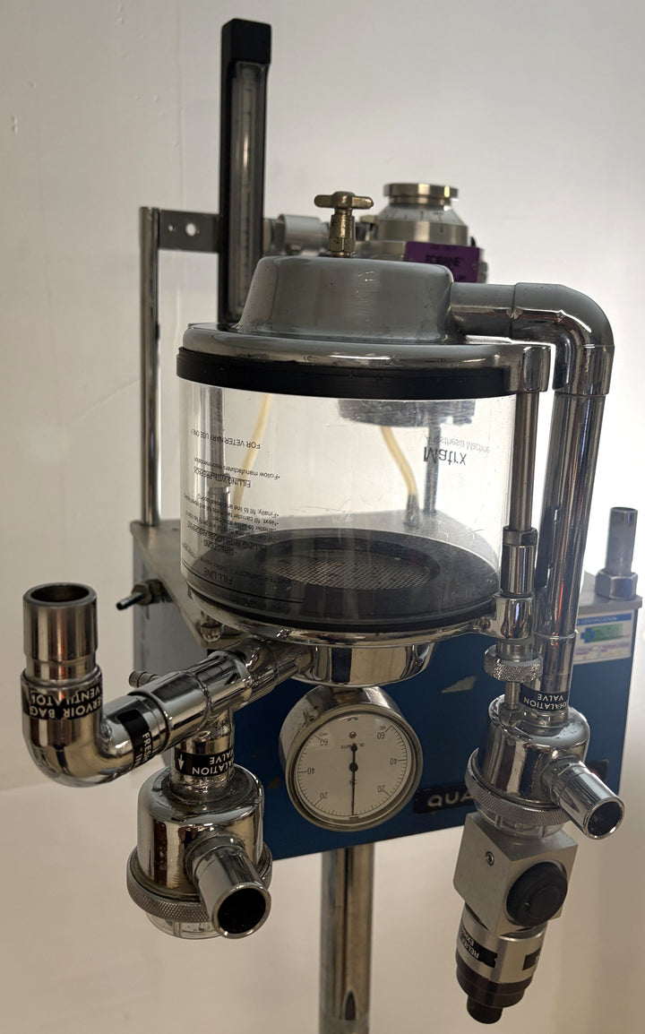 Quantiflex VMC Veterinary Anesthesia Machine w/ Isoflurane Vaporizer &amp; Gas-Vak