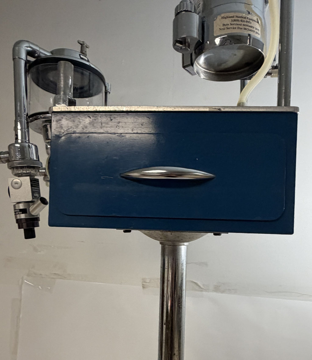 Quantiflex VMC Veterinary Anesthesia Machine w/ Isoflurane Vaporizer &amp; Gas-Vak