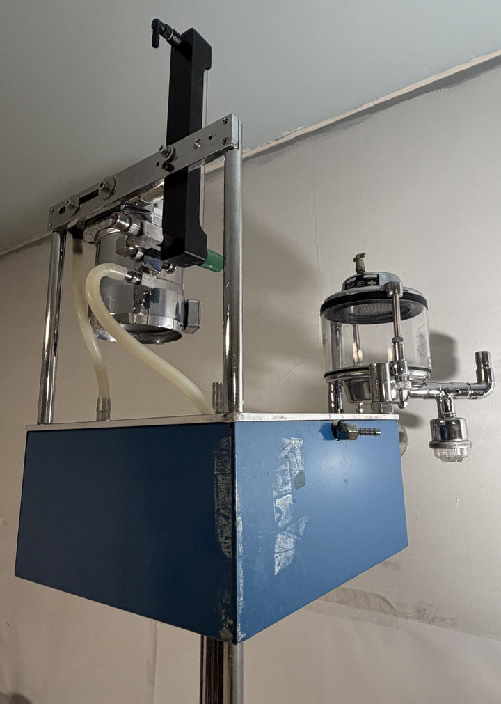 Quantiflex VMC Veterinary Anesthesia Machine w/ Isoflurane Vaporizer &amp; Gas-Vak
