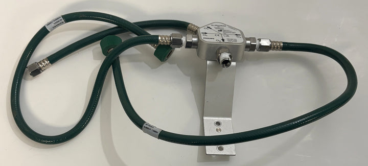 Philips Respironics O2 manifold assembly 1109668 Rev C with three attached green oxygen hoses for V60 ventilators, pre-owned, PHENTERSALES