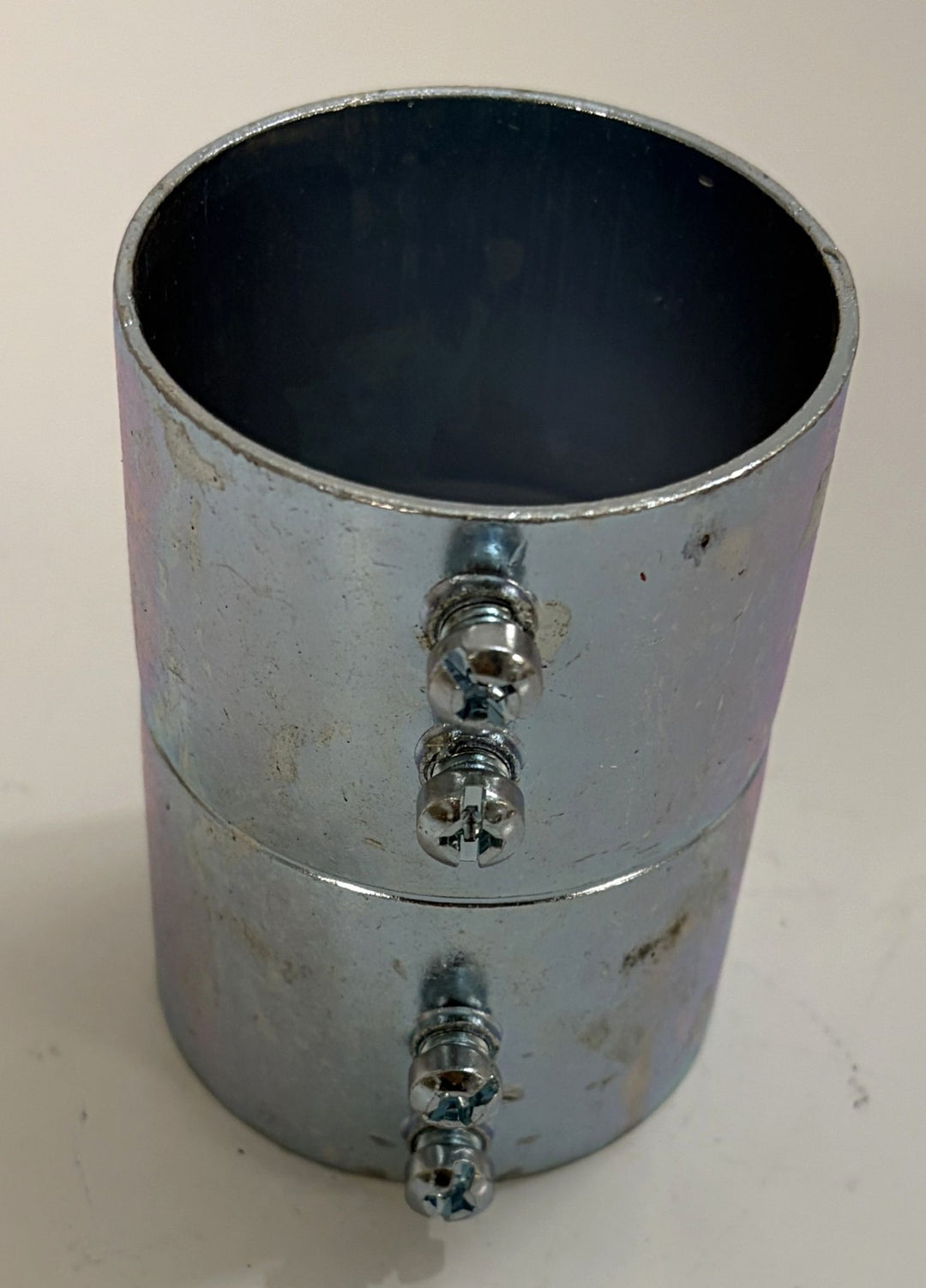 Eaton Crouse-Hinds 465 2" EMT Set Screw Box Connector – 2 boxes of 5 (10 connectors total)