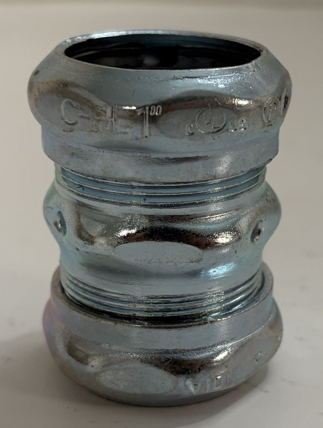 Eaton Crouse-Hinds 662 1" EMT Compression Type Coupling – 2 boxes of 25 (50 couplings total)