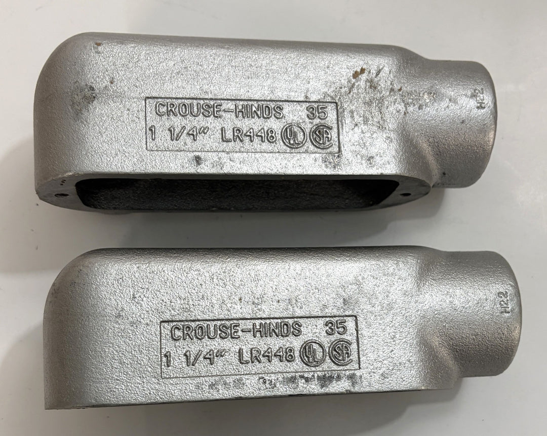 Eaton Crouse-Hinds LR448 1-1/4" Form 8 Conduit Outlet Body (Box of 2)