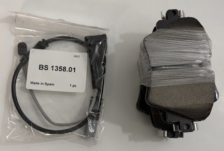 Akebono EURO1892 Ceramic Disc Brake Pads Front/Rear Kit OEM New