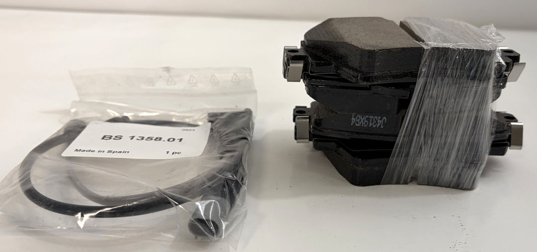 Akebono EURO1892 Ceramic Disc Brake Pads Front/Rear Kit OEM New