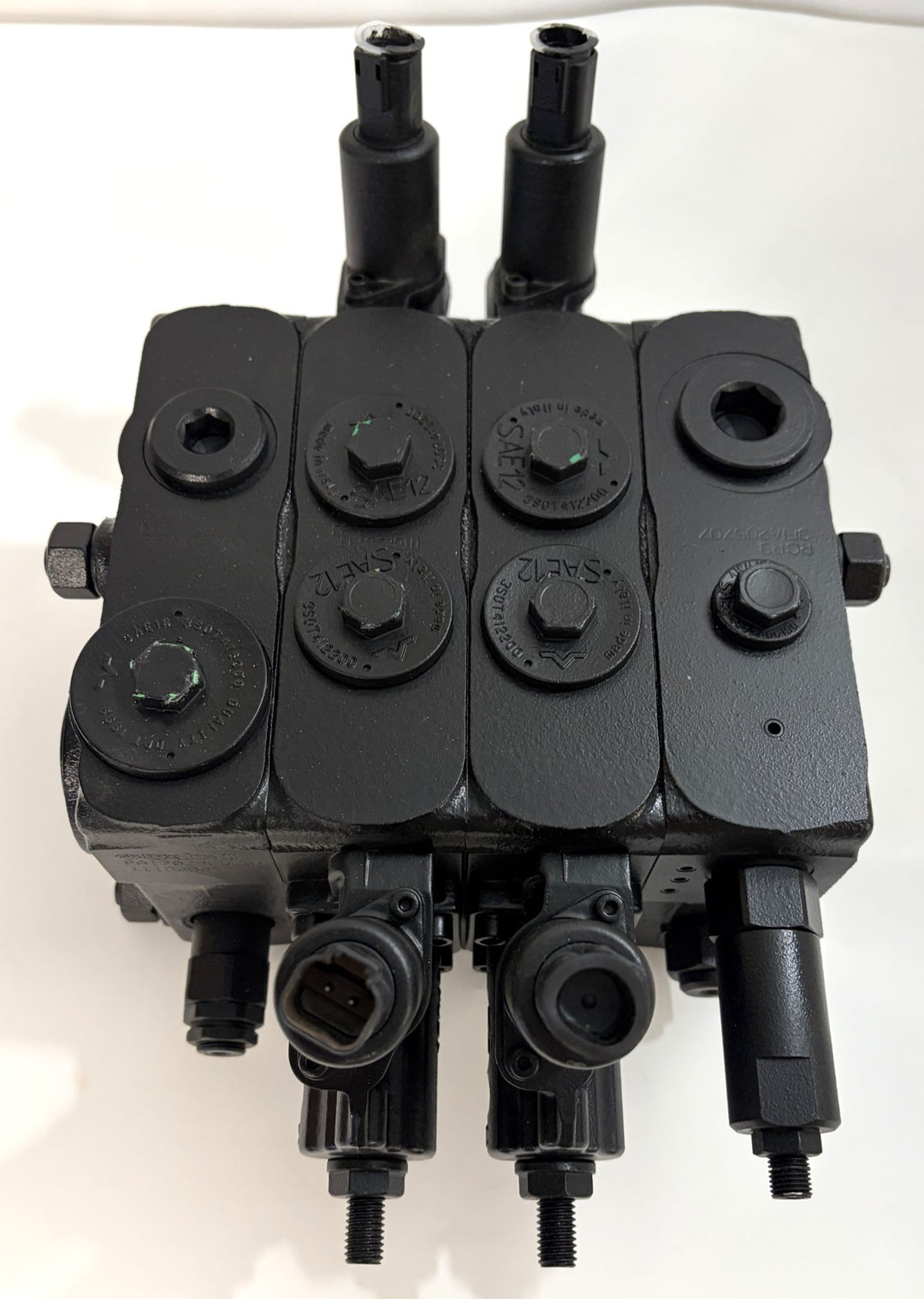 Walvoil 7GH355001 New OEM Hydraulic Directional Control Valve