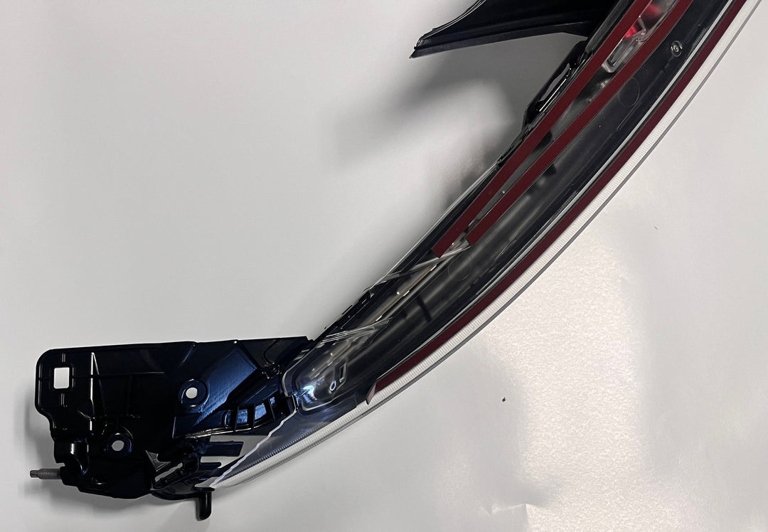 Front view of Lucid P11-L130K1-08 Nose Lamp SAE with Platinum and Polish Foil finish, OEM 2022–2025.
