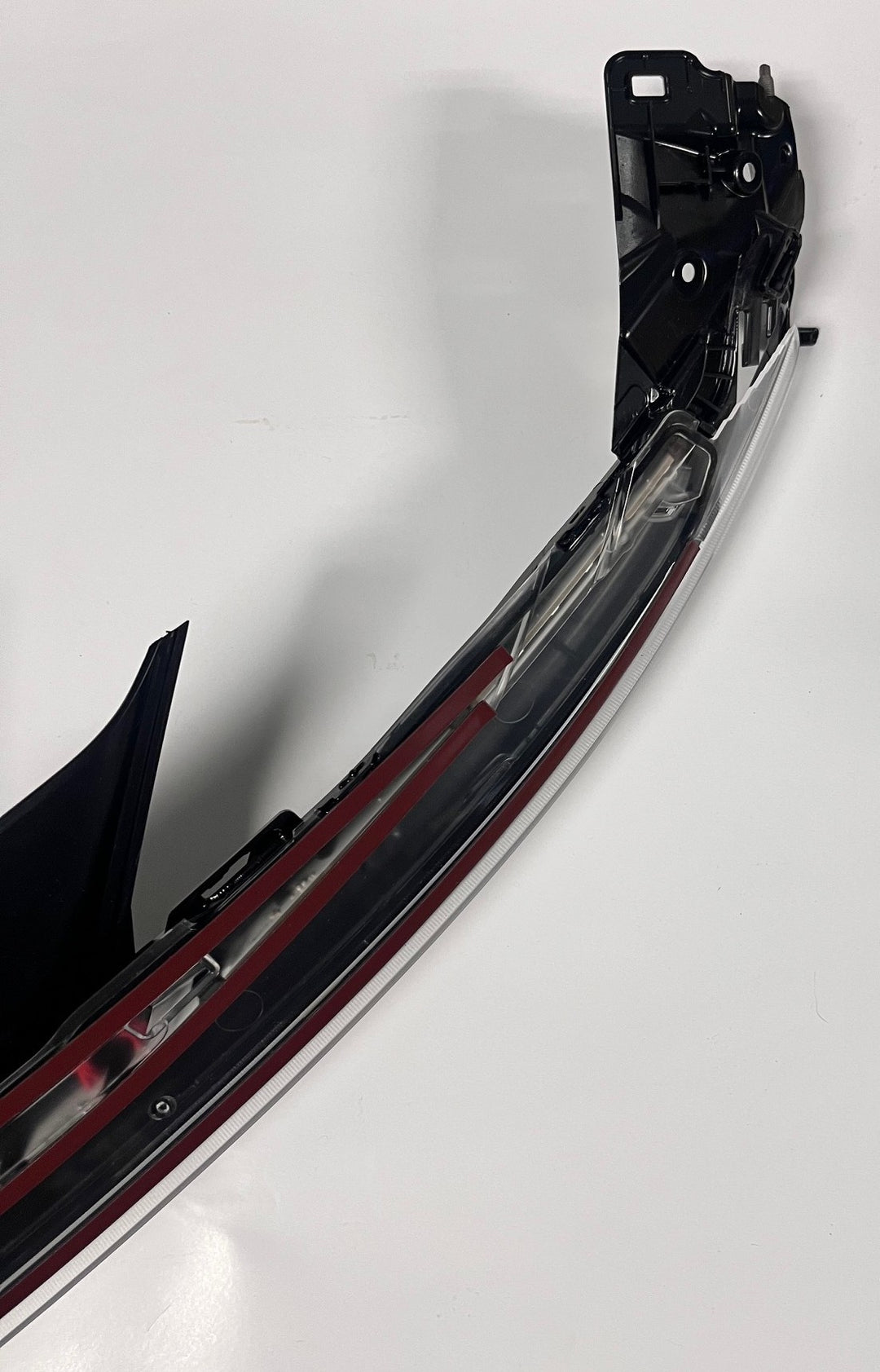 Front view of Lucid P11-L130K1-08 Nose Lamp SAE with Platinum and Polish Foil finish, OEM 2022–2025.
