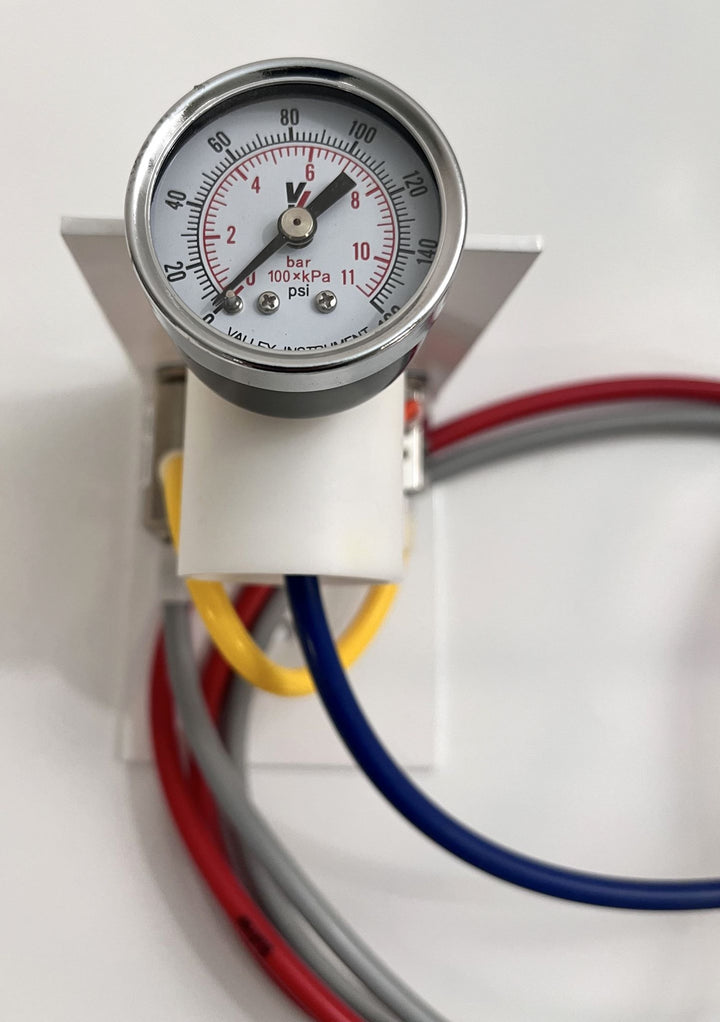 DCI International Self-Relieving Regulator with hose and gauge