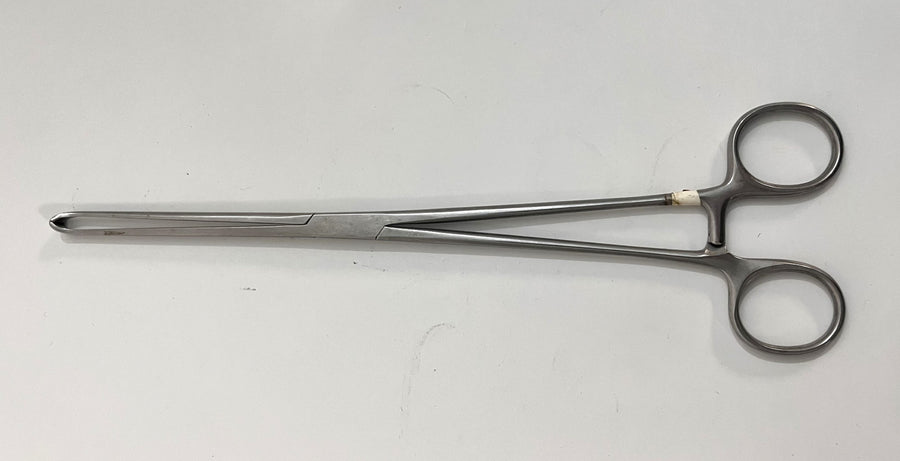 Aesculap EA018R Grasping Forceps, precision surgical tool with sturdy, serrated jaws for secure tissue grasping and manipulation.