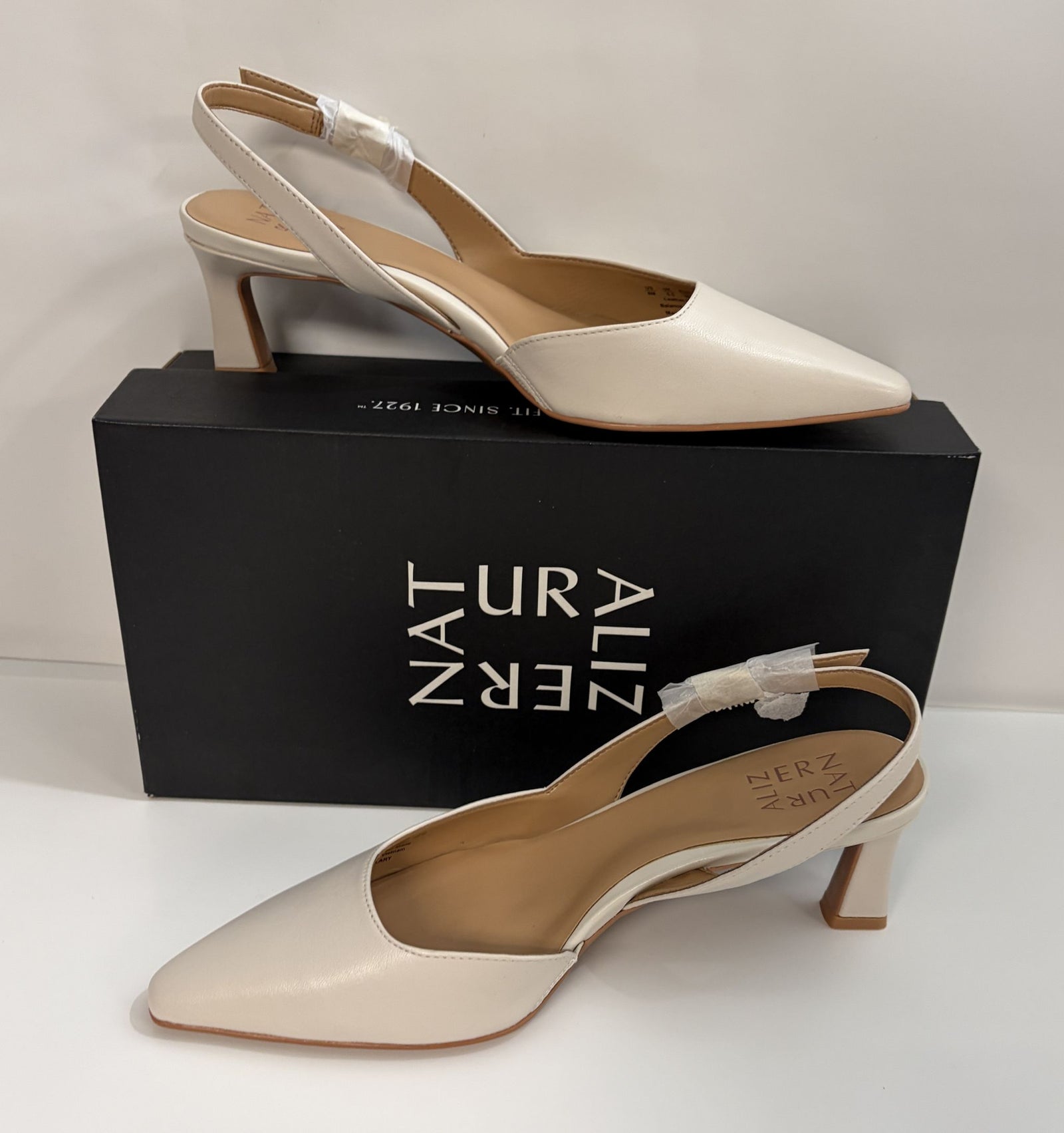 Naturalizer Dalary Satin Pearl Lea Dress Shoe Size 8 Medium Women's