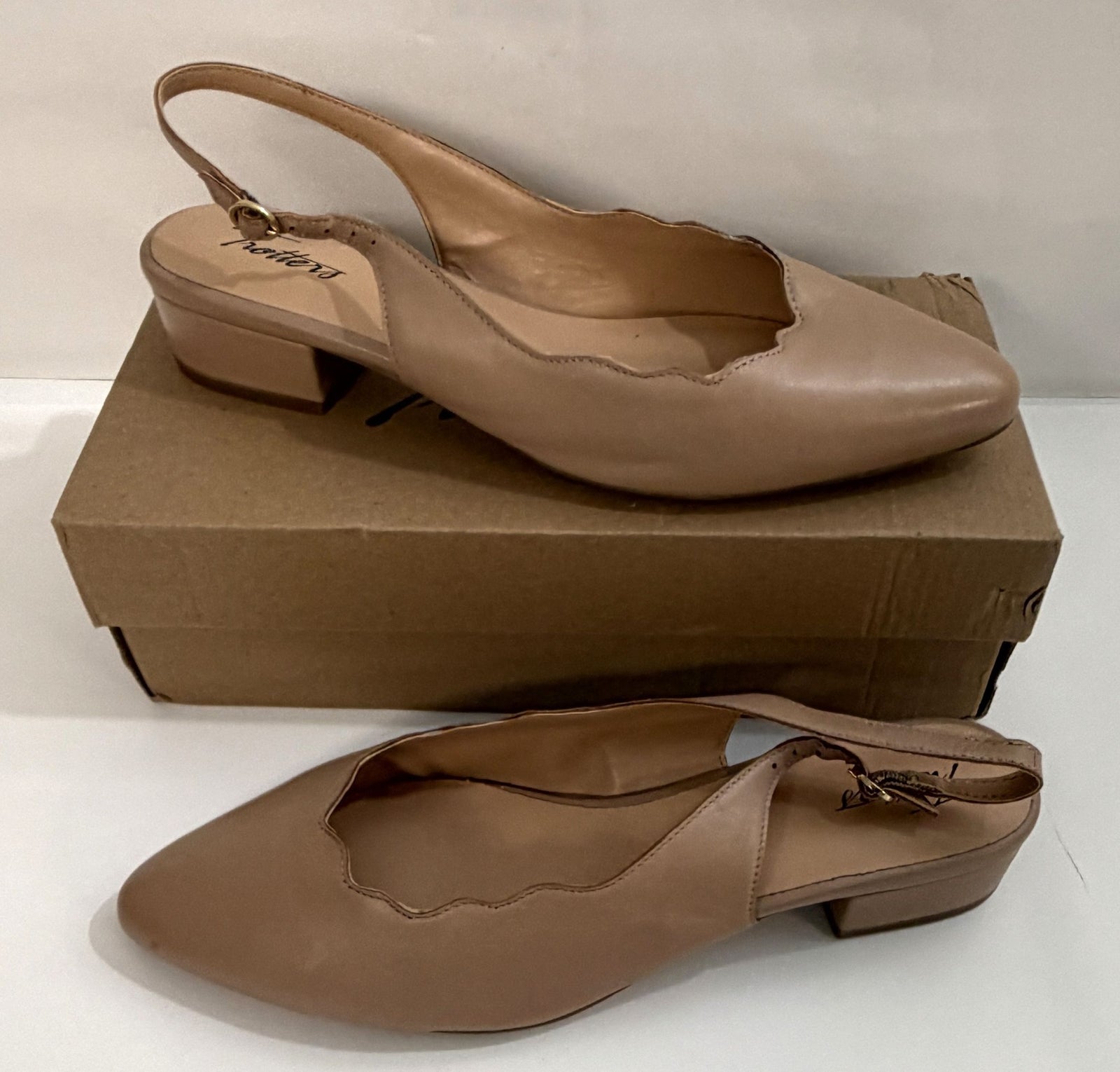 Trotters Josylyn Women's Slip On Sandal Nude Size 11.5 Wide