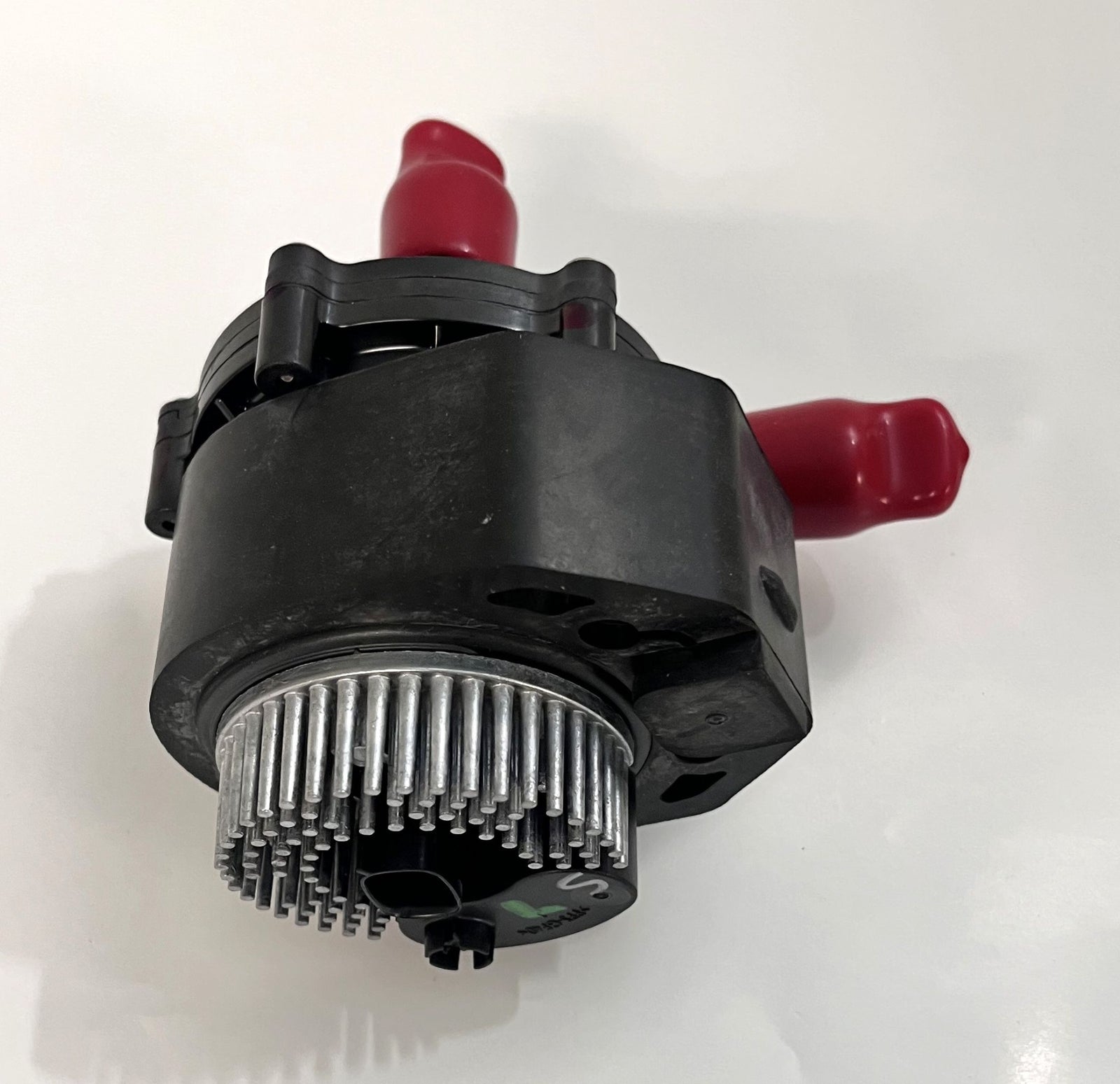 Lucid P11-M10102-0 Pump Assembly, featuring a robust design for efficient and reliable operation.