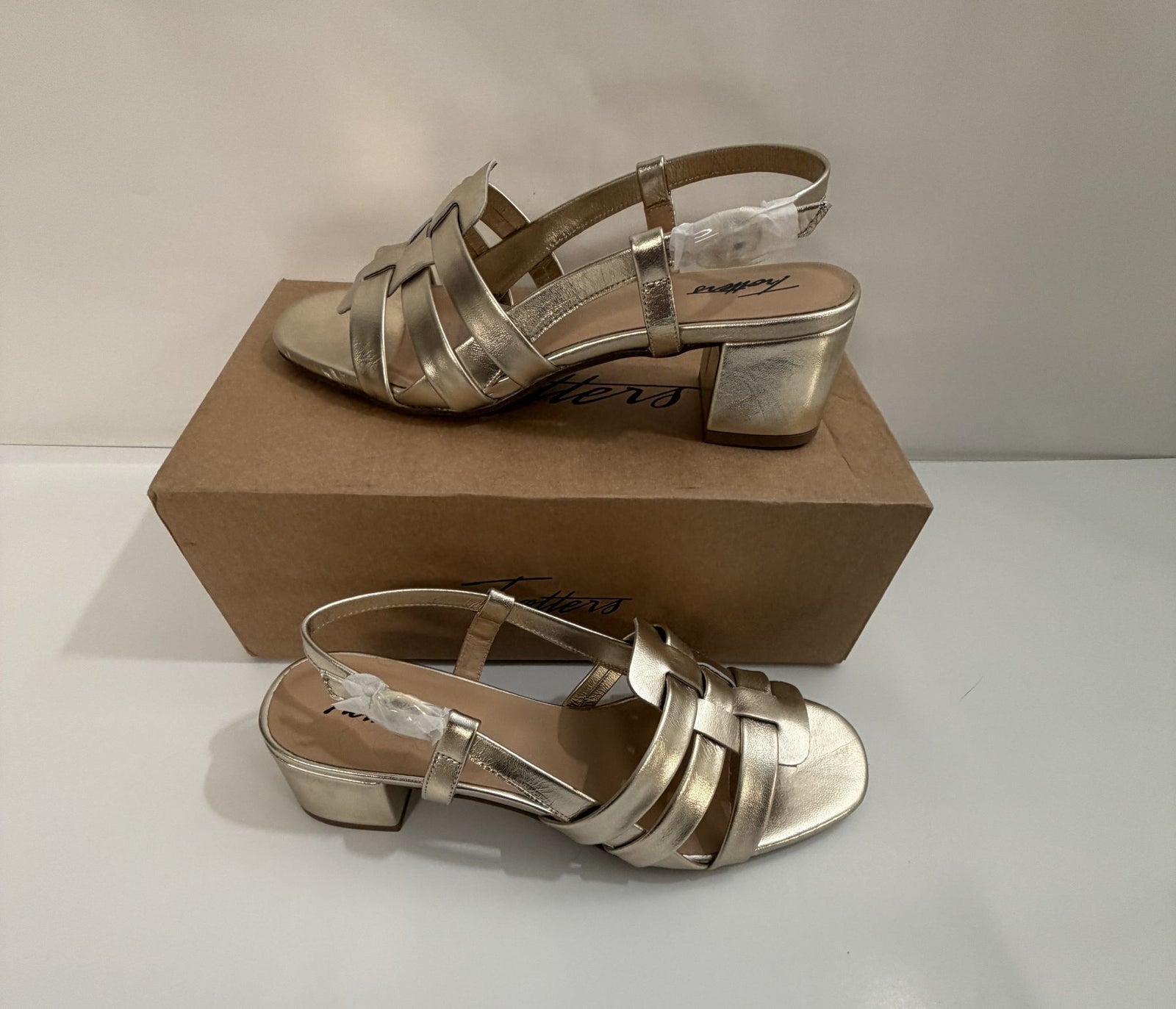 Trotters Luna Heeled Sandal Champagne Size 9.5 Medium