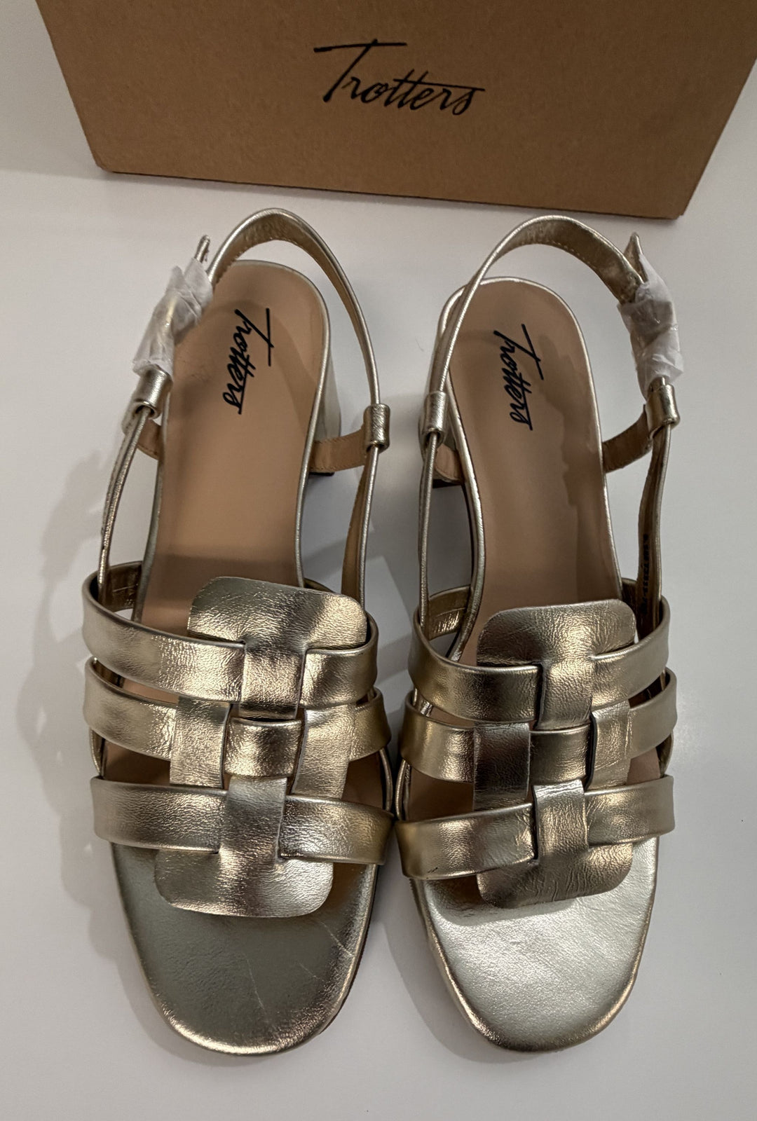 Trotters Luna Heeled Sandal Champagne Size 9.5 Medium