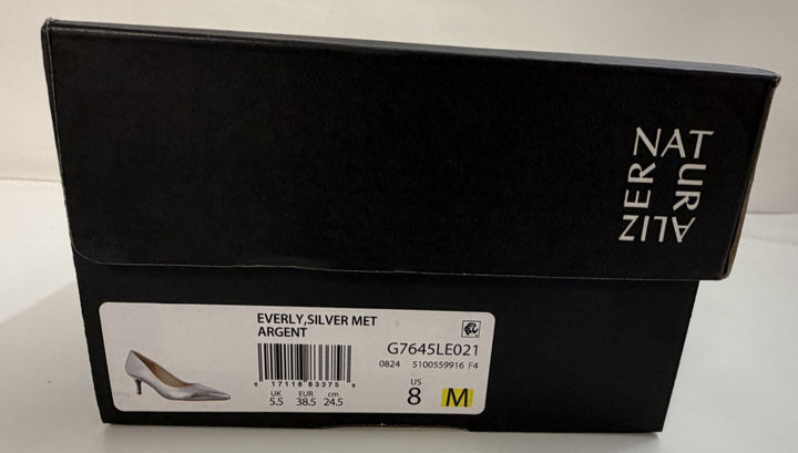 Black shoe box with a product label showing a women&