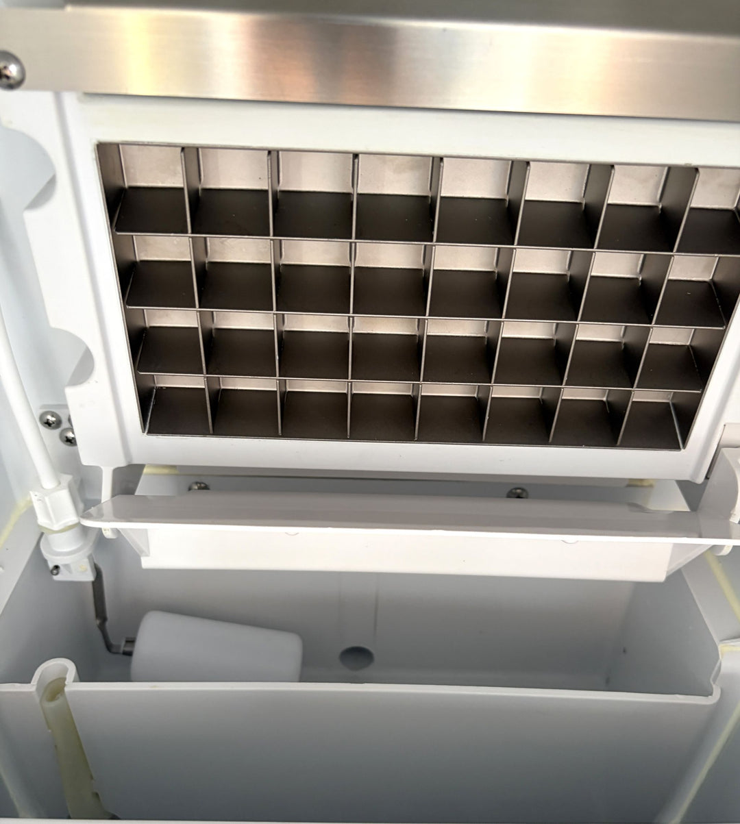 Duura D150P 15" Built-In Ice Maker | 115V 60Hz | Open Box / Cosmetic Blemish