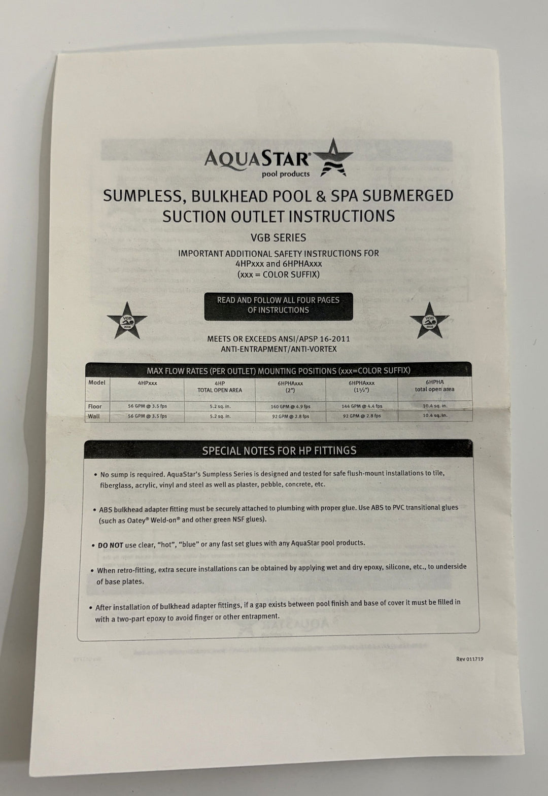 Instruction sheet from AquaStar detailing installation and safety guidelines for the sumpless bulkhead pool and spa suction outlet drain cover with technical specifications and notes.
