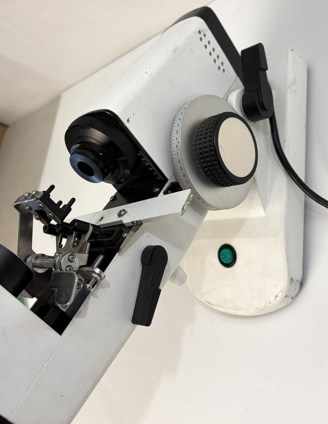 Luxvision LM-190 External Reading Manual Lensmeter - Pre-Owned Ophthalmic Equipment