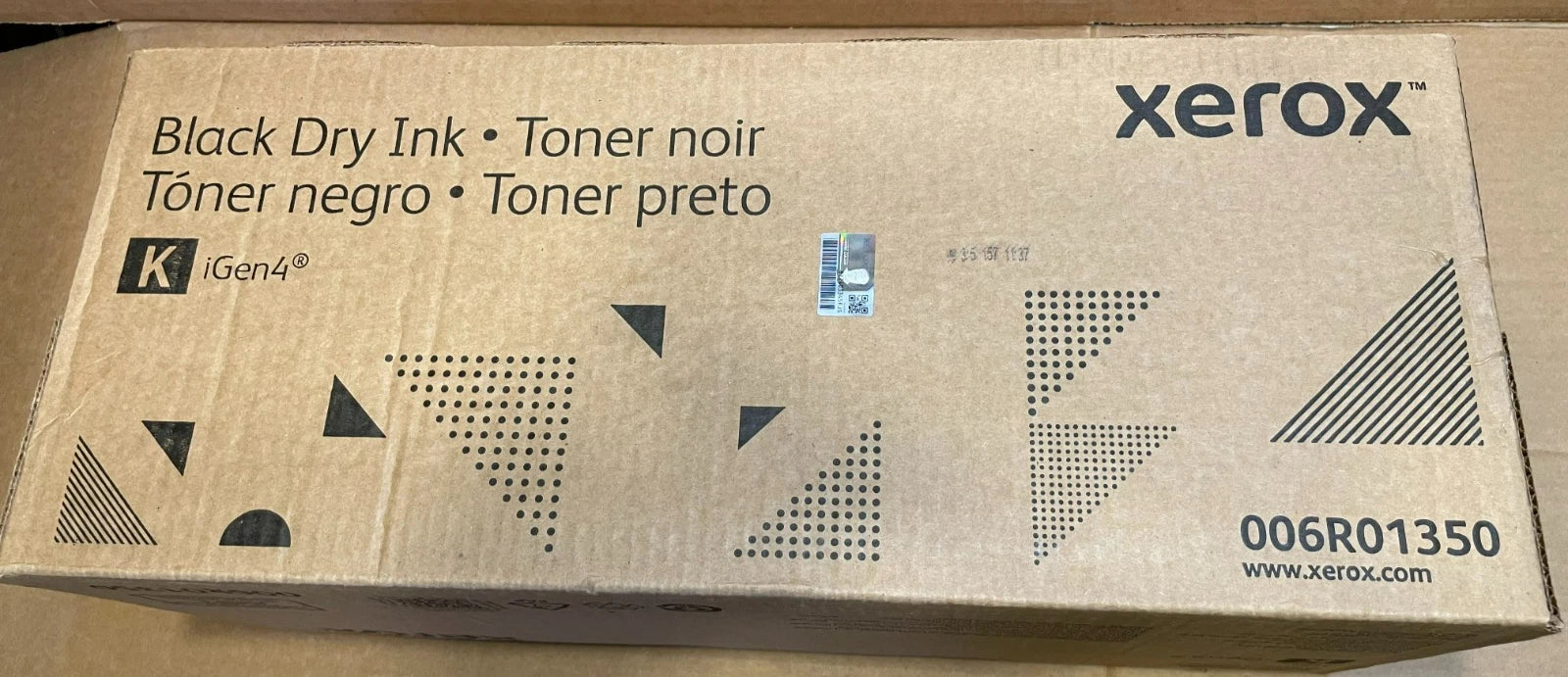 Rectangular cardboard box for black dry ink toner compatible with iGen4 printers, branded Xerox and distributed by PHENTERSALES, displayed on a flat surface.